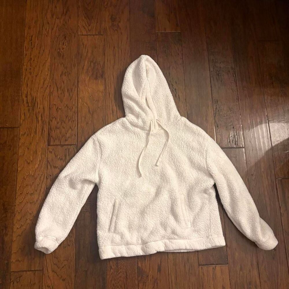 Universal-thread Women's White and Cream Hoodie